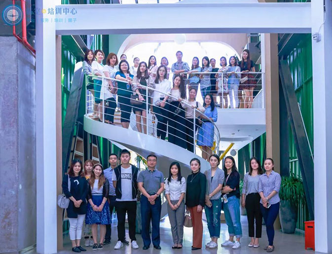 英語(yǔ)流利說(shuō)：從一家高顏值互聯(lián)網(wǎng)公司看新時(shí)代企業(yè)文化打造